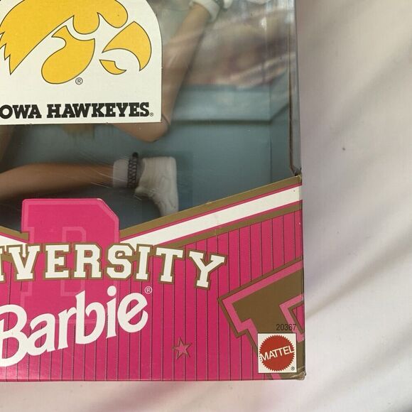 University Barbie Iowa Hawkeyes Special Edition 1996 NEW Mattel 20367 - Picture 6 of 12